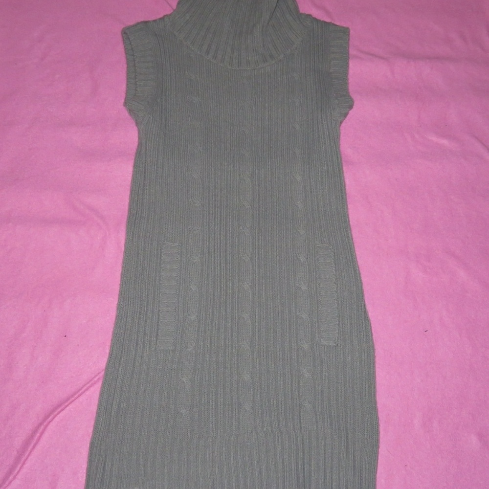 Gray Sweaterlike Dress